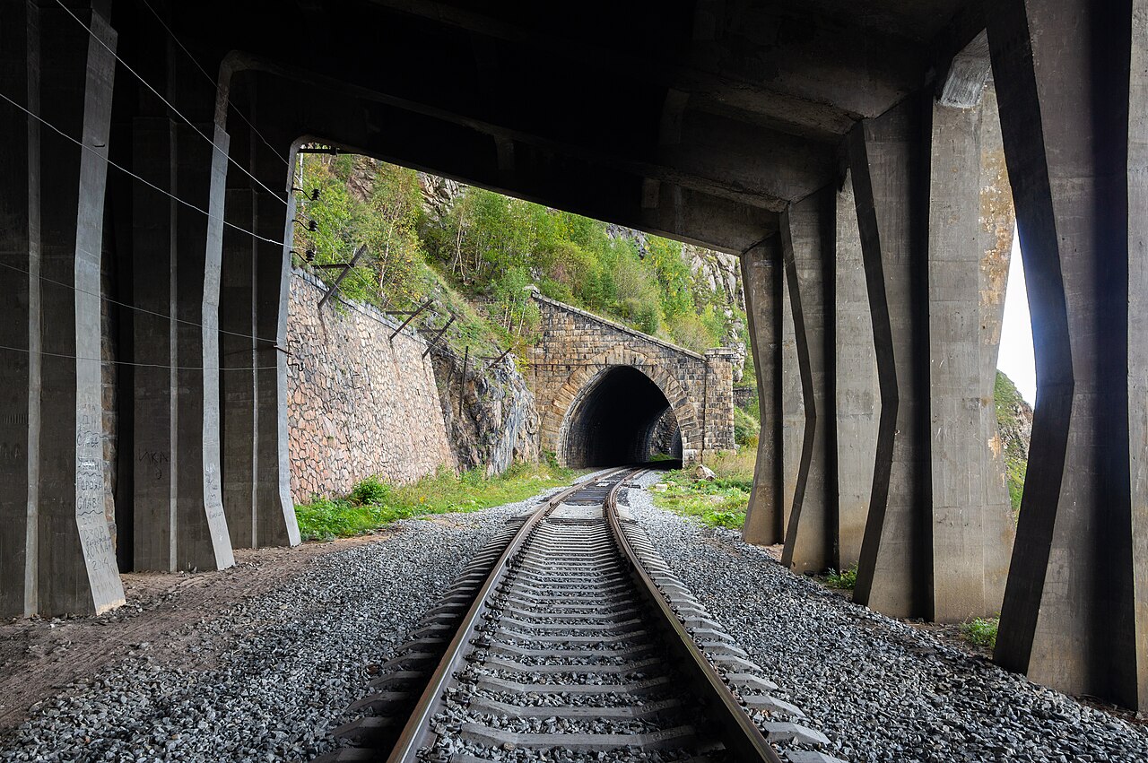 A railway corridor passing through protective galleries